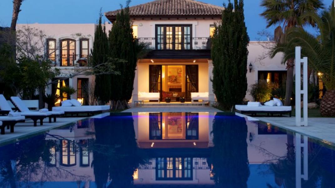 Te koop een mooie villa in Cala Jondal in Ibiza